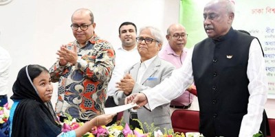 52 disabled DU students get Social Welfare Ministry's grant