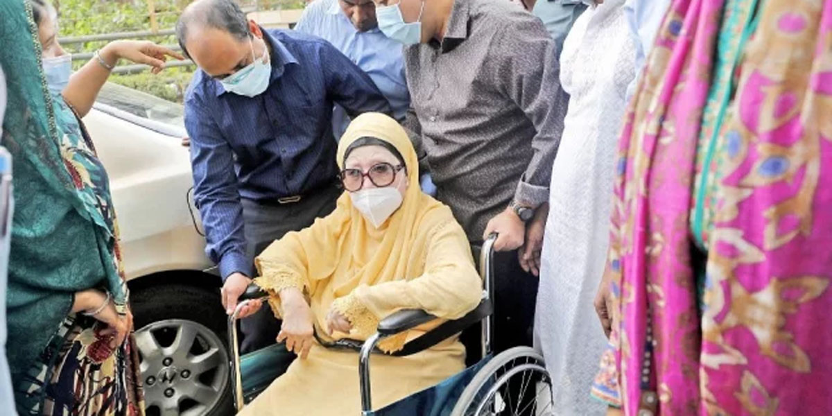 Khaleda Zia taken to CCU again