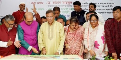 Hasan describes Sheikh Hasina a symbol of democracy