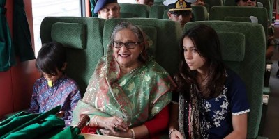 PM crosses Padma River by train