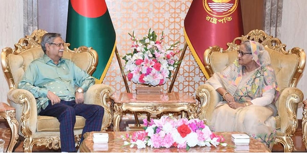 PM calls on President at Bangabhaban