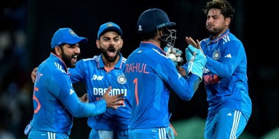 India beat Pakistan by 7 wickets