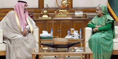 PM stresses dialogue to solve issues among OIC neighbours