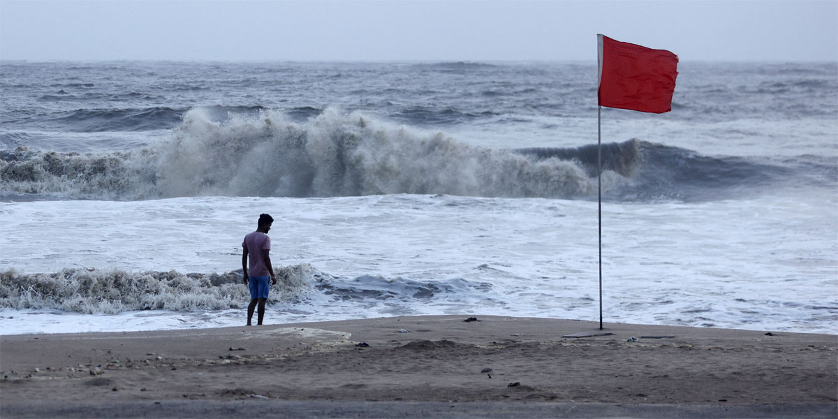 People of 10 coastal districts asked to move to shelters by 8pm
