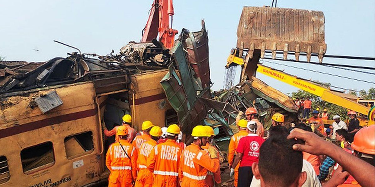 Deadly India train crash kills 13