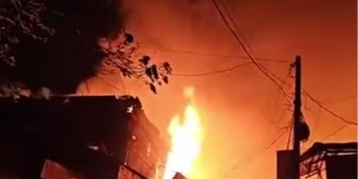Baburhat-Sekherchar market catches fire in Narsingdi