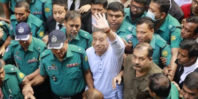 BNP leaders Amir Khasru, Jahir Uddin Swapan placed on six-day remand