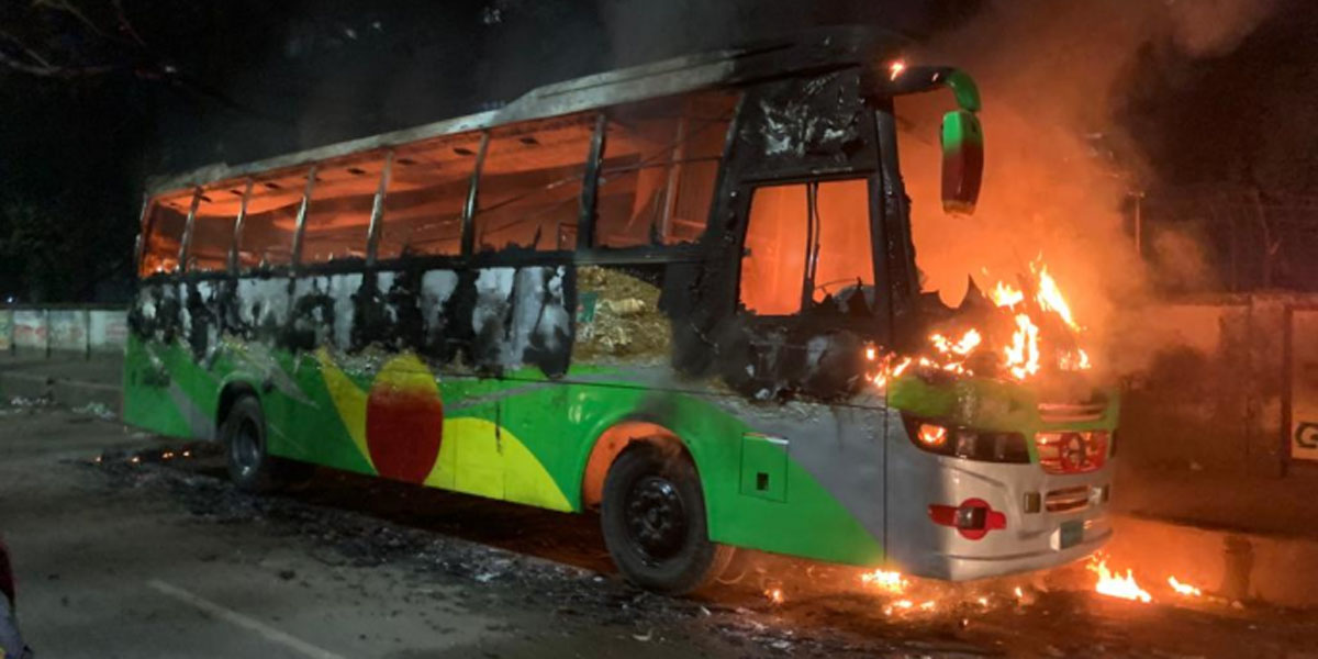 Four buses set on fire in capital ahead of tomorrow's blockade