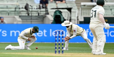 Pakistan snare Warner on cusp of lunch in 2nd Test
