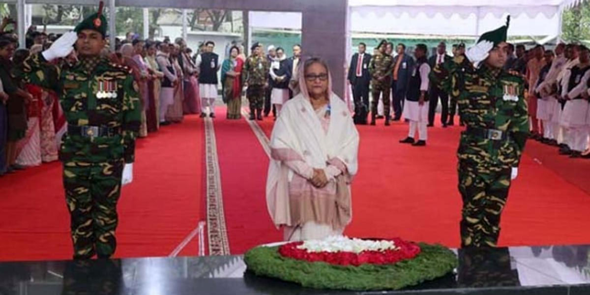PM pays homage to Bangabandhu on his Homecoming Day