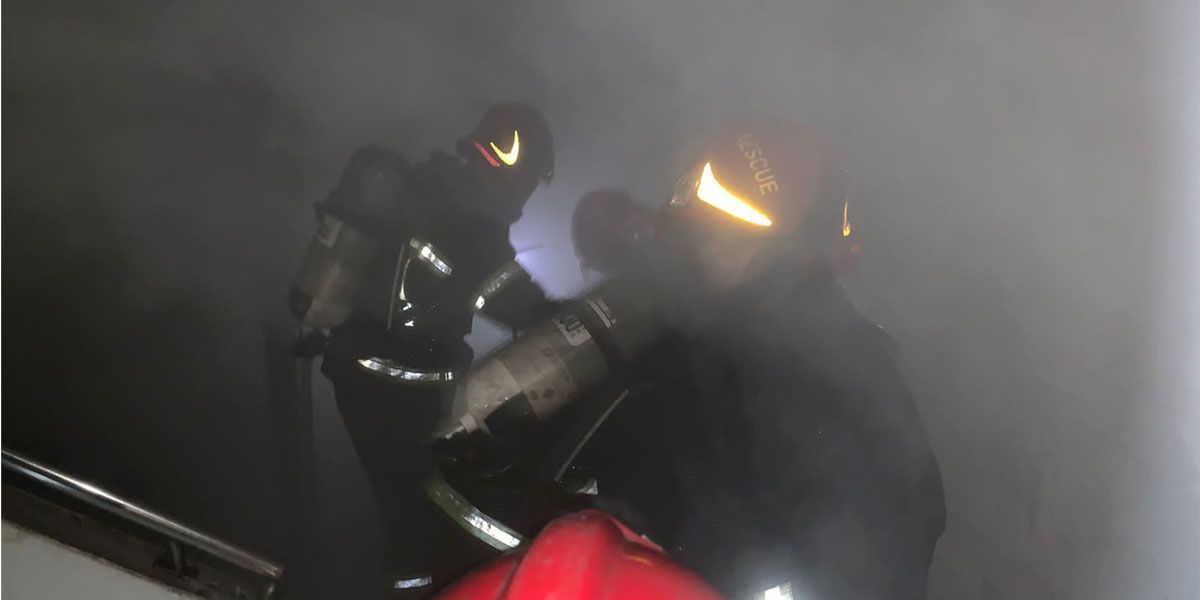 Multi-storey building catches fire in city’s Hatirpool