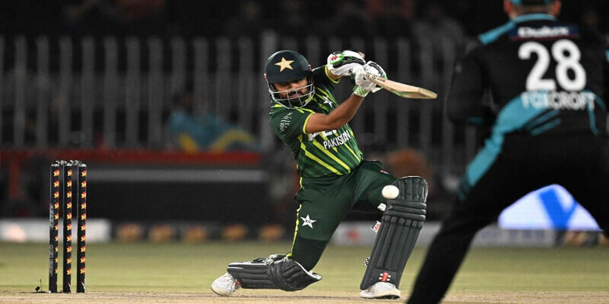 Shadab, Azam lead Pakistan to 178-4 against New Zealand