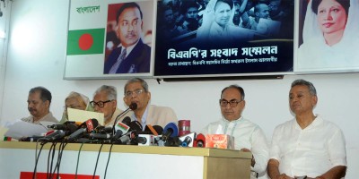 Indian railway network through Bangladesh would be suicidal: Fakhrul