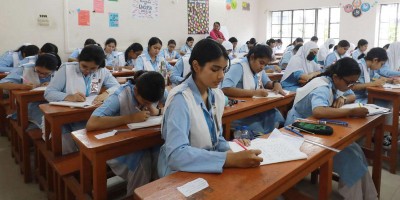9970 examinees absent, 20 expelled in first day