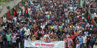Students block Shahbagh intersection in protest against quota reinstatement