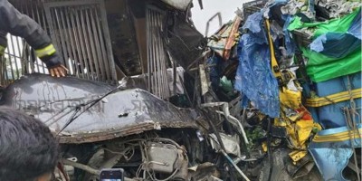 Six killed in Dinajpur road accident