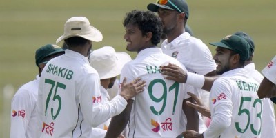 Bangladesh beat Pakistan by 10 wickets in 1st Test
