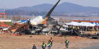 All but two feared dead after South Korea plane crashes with 181 aboard