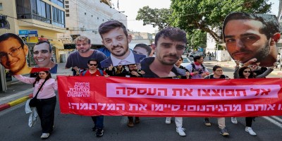 Families, freed Israeli hostages urge Netanyahu to implement Gaza deal