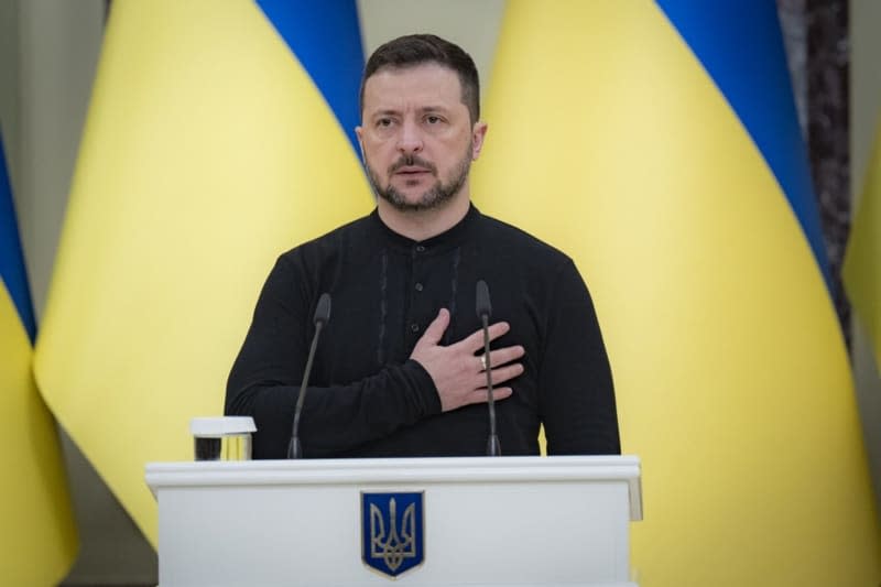 Zelensky replaces his army chief of general staff
