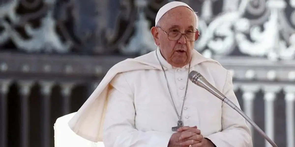 Hospitalised Pope calls for peace, 'truth' in conflicts
