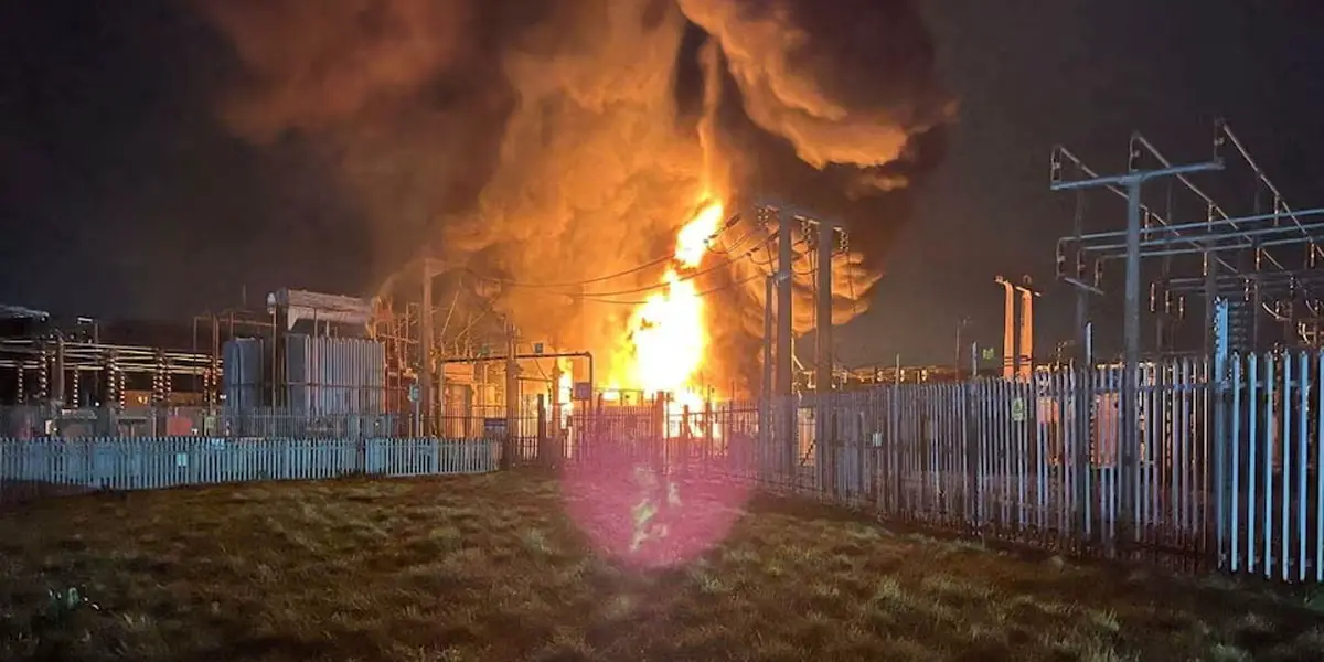 Global flight turmoil as Heathrow Airport closed by huge fire