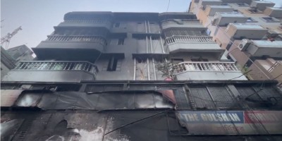 18 injured as building catches fire in Nazimuddin Road