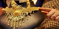 Gold price hits record high of Tk 1.59 lakh per bhori