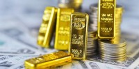 Stocks, dollar sink and gold hits record as Trump tariff panic returns