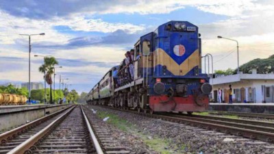 Derailment halts Khulna’s rail link with other parts of country