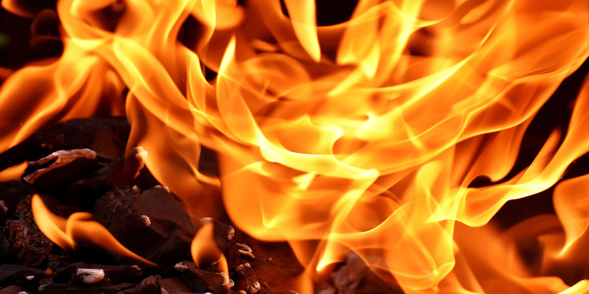 20 slum houses burn down in Ctg fire