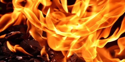 20 slum houses burn down in Ctg fire