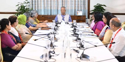 Dr Yunus directs implementing proposals of Women's Affairs Reform Commission