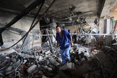 Gaza rescuers say Israeli strikes kill 28 near hospital