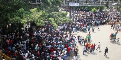 Ishraque’s supporters stage sit-in near Matsya Bhaban