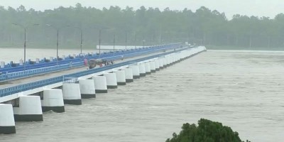 44 gates opened as water levels in Teesta rise