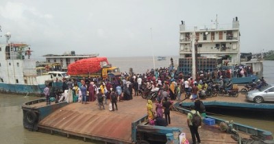 Paturia ferry terminal sees increased traffic amid Eid rush