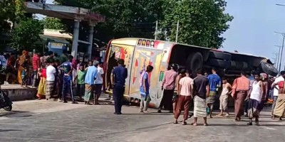 One killed, 19 injured in Mymensingh road accident
