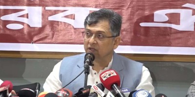 Salahuddin urges govt to inform EC of London meeting decision on election