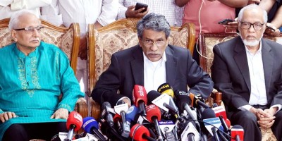 Ali Riaz urges political parties to demonstrate flexibility, necessary concessions