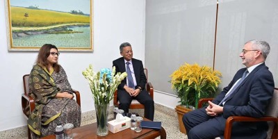 EU envoy hopes for restoration of democracy in Bangladesh: Amir Khosru