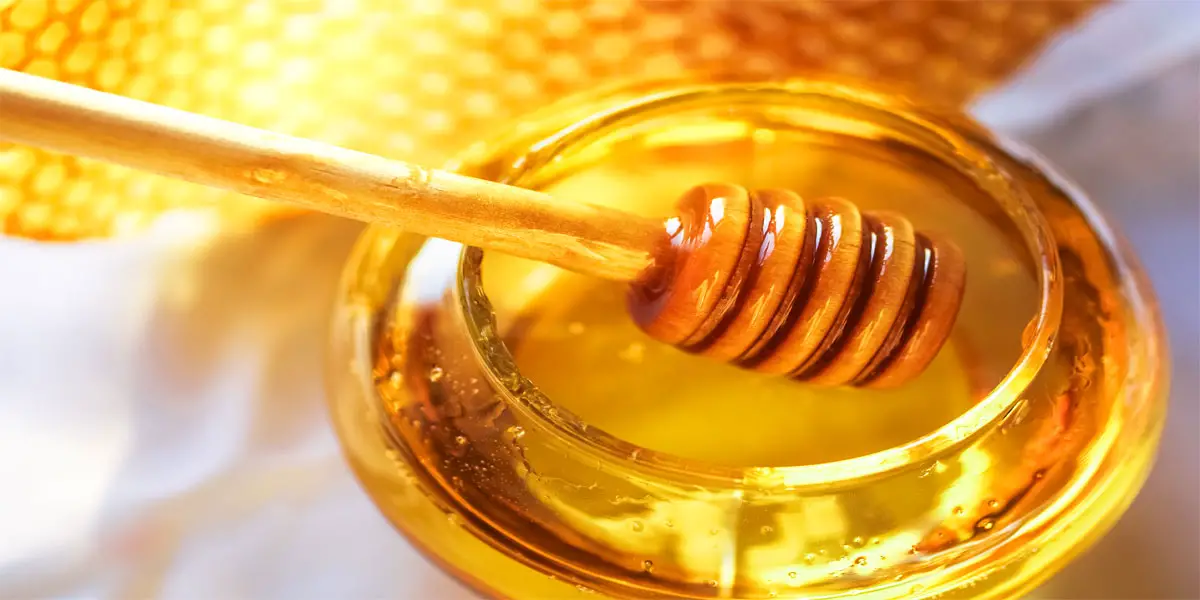How to use honey on skin and hair