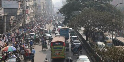Dhaka’s air turns ‘unhealthy for sensitive groups’ Thursday morning