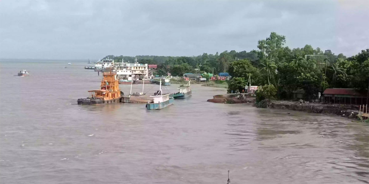 Ferry services suspended at Paturia as ramp snaps
