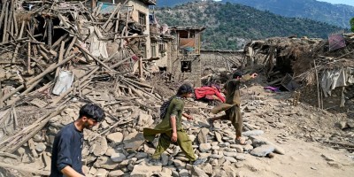 Rescuers dig with bare hands as Afghan quake toll climbs past 800
