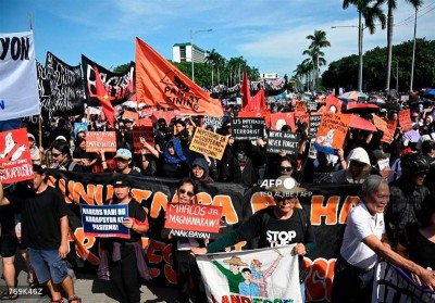 Thousands in Manila protest flood control fraud