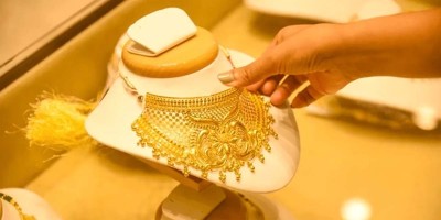 Gold price hits Tk 2.13 lakh per bhori