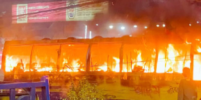 Passenger bus catches fire in Badda