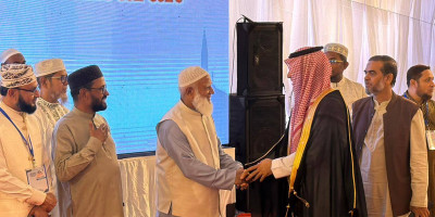 Opposition leader exchanges Eid greetings with diplomats