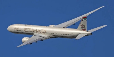 Etihad Airways slashes fares by up to 50% amid Middle East tensions